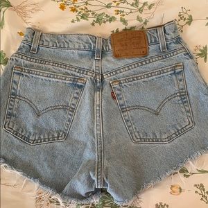 LEVIS 551 cut off denim shorts